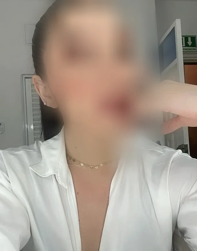 Ángela, 23 años